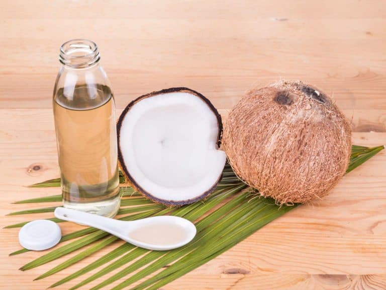 10 Most Effective Ways to Use Coconut Oil for Stretch Marks